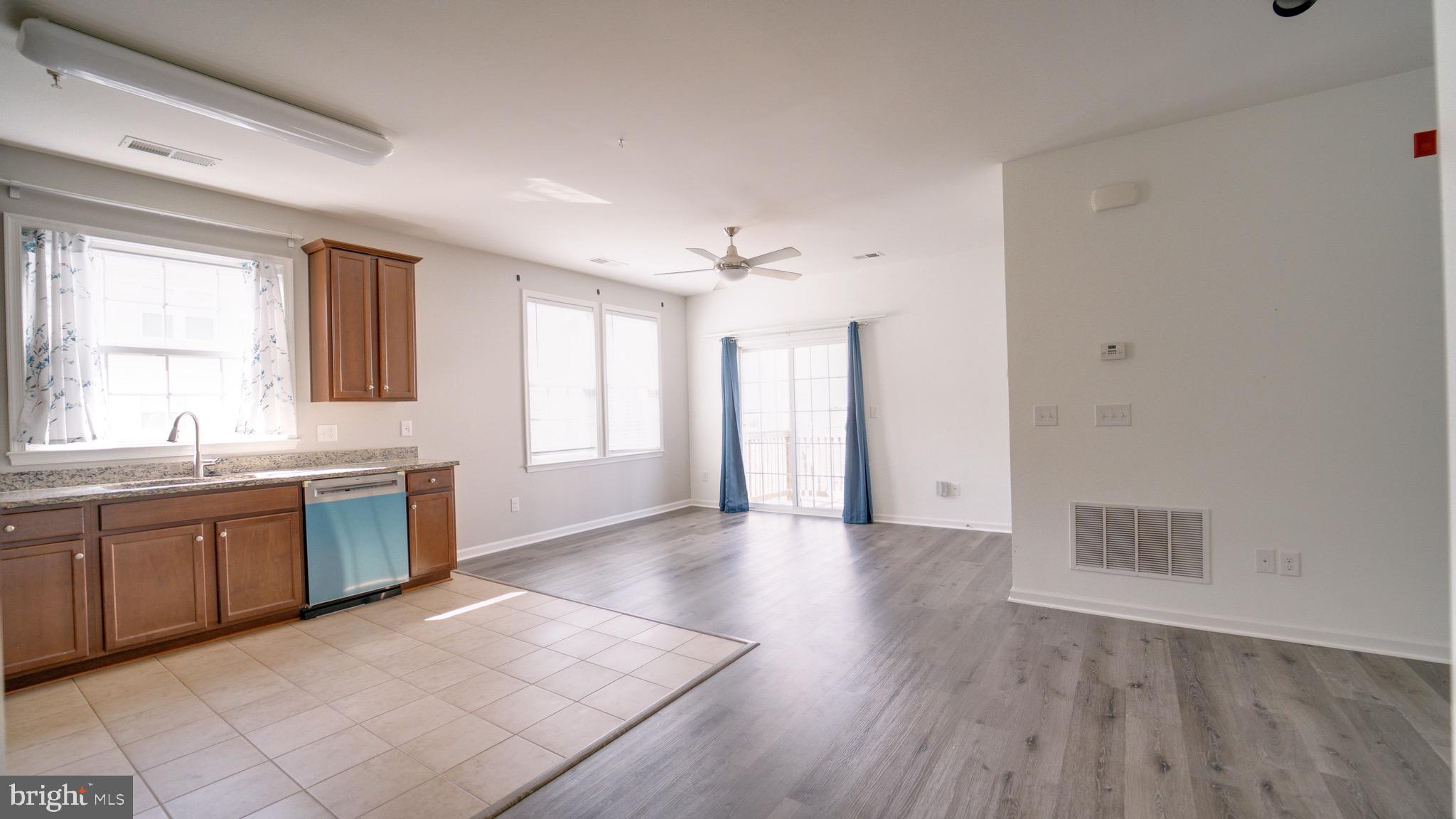 MERCER PARK CONDOMINIUM - Residential Lease