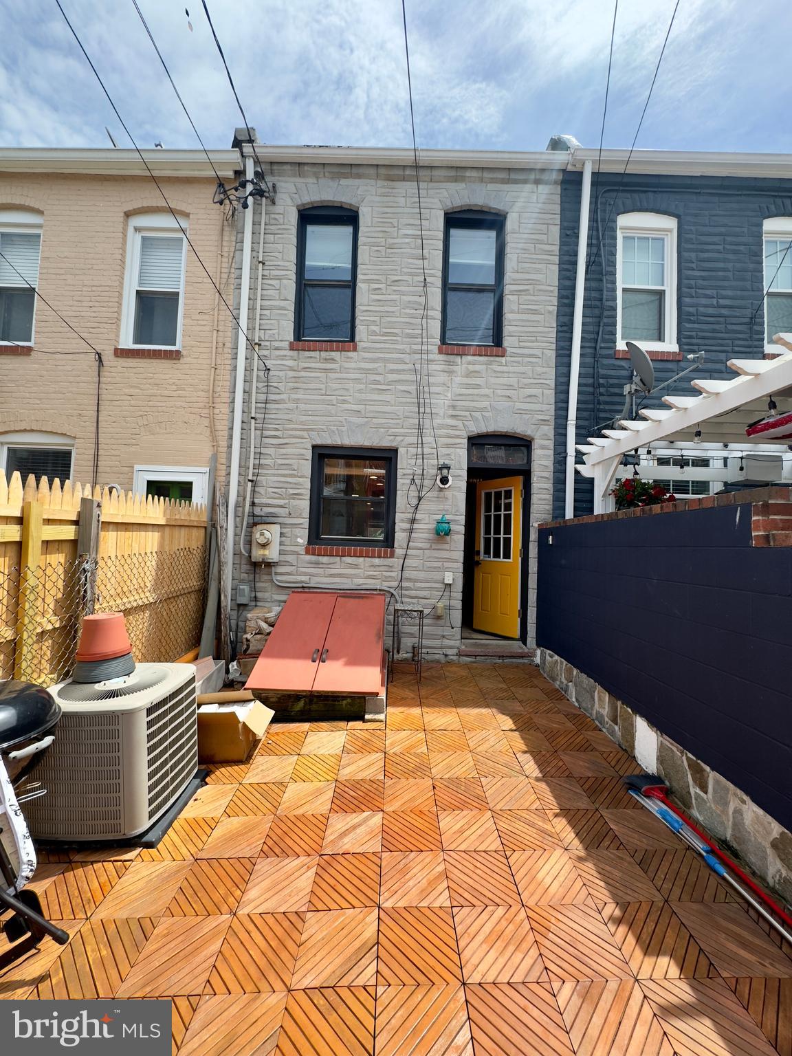 HIGHLANDTOWN - Residential Lease