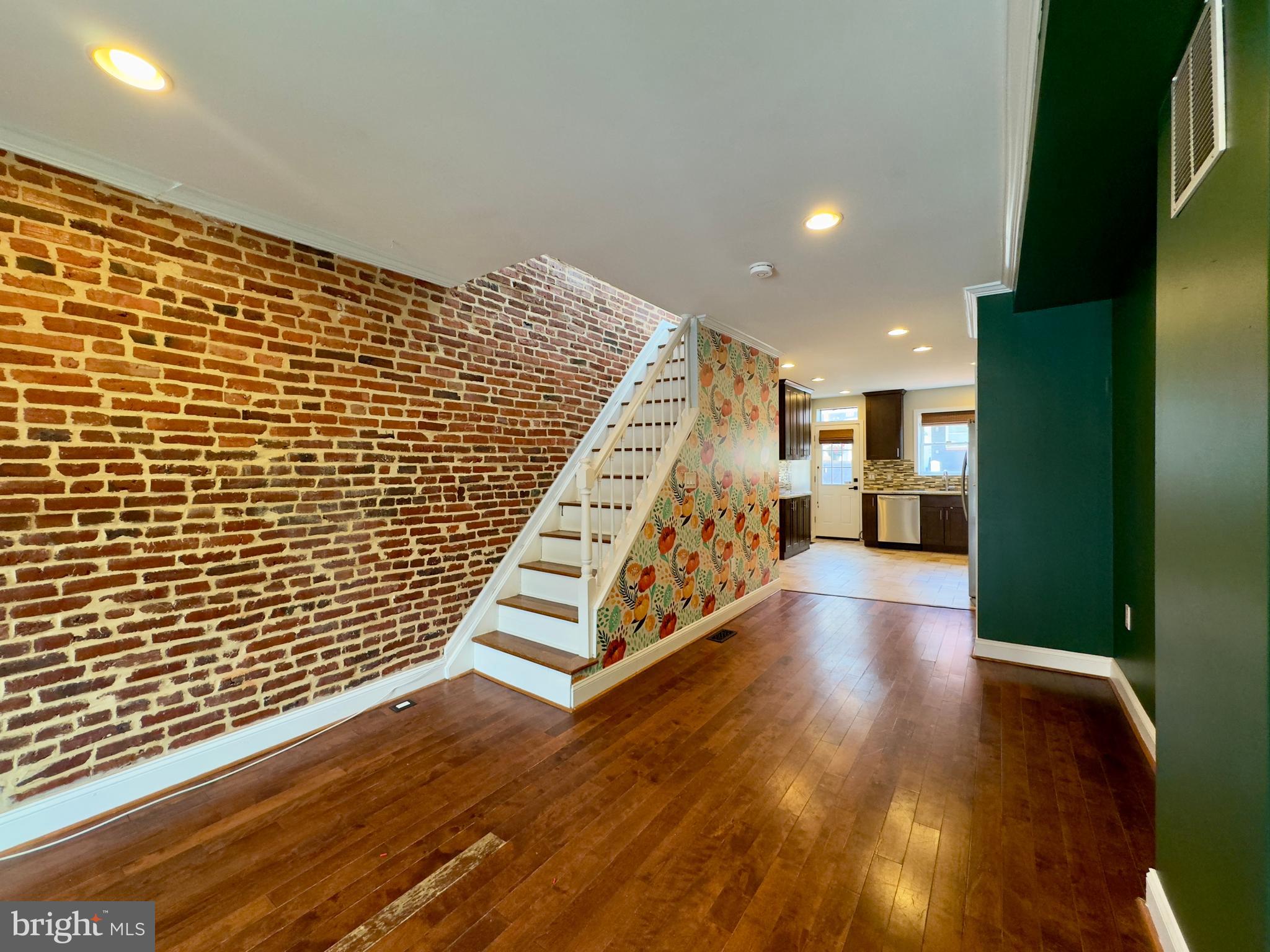 HIGHLANDTOWN - Residential Lease