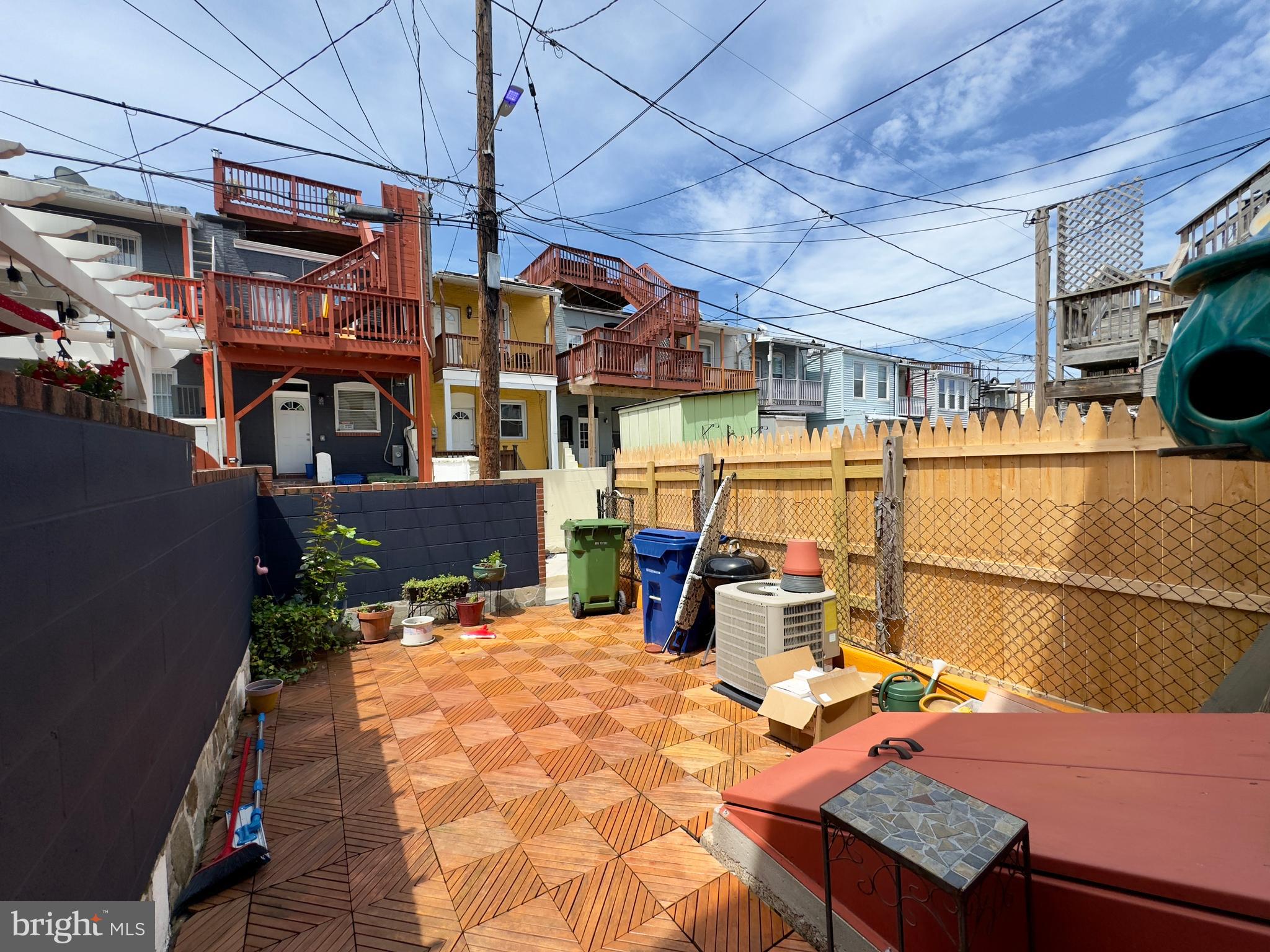 HIGHLANDTOWN - Residential Lease