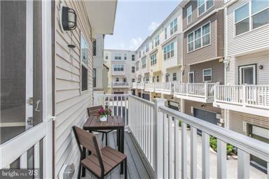 EYA ARTS DISTRICT - Residential