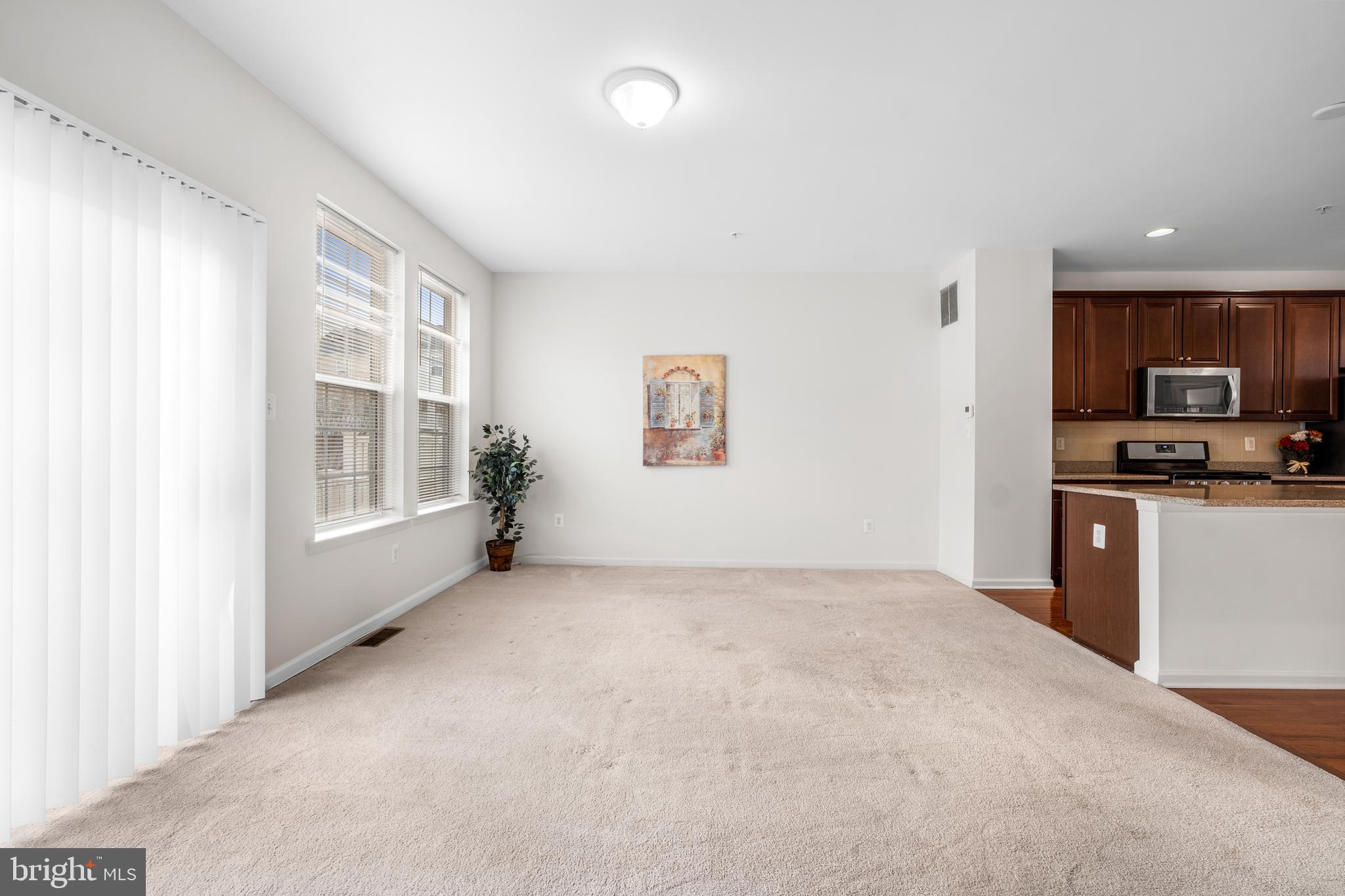 SENECA HILL - Residential