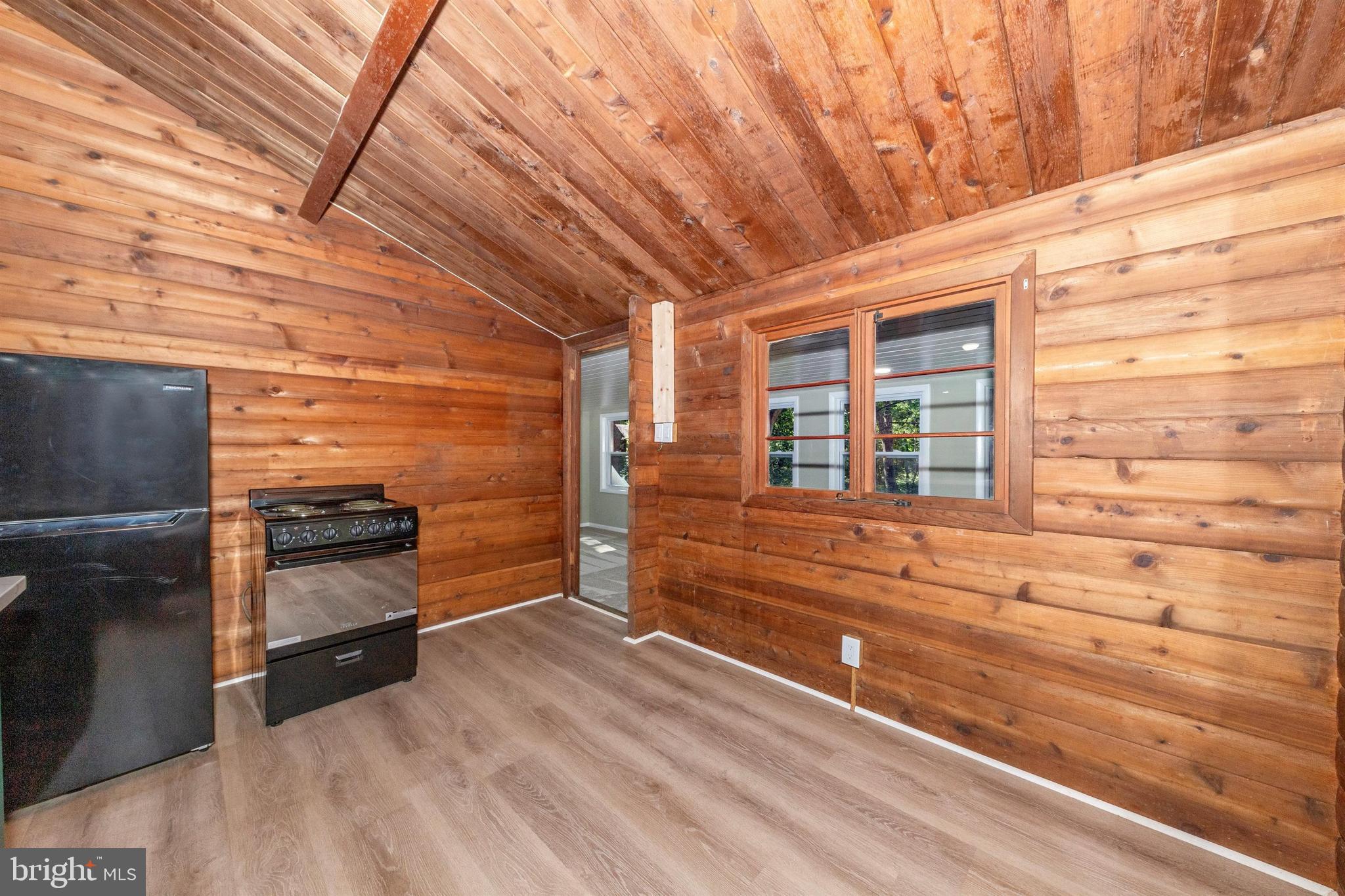 SHANNONDALE - Residential Lease