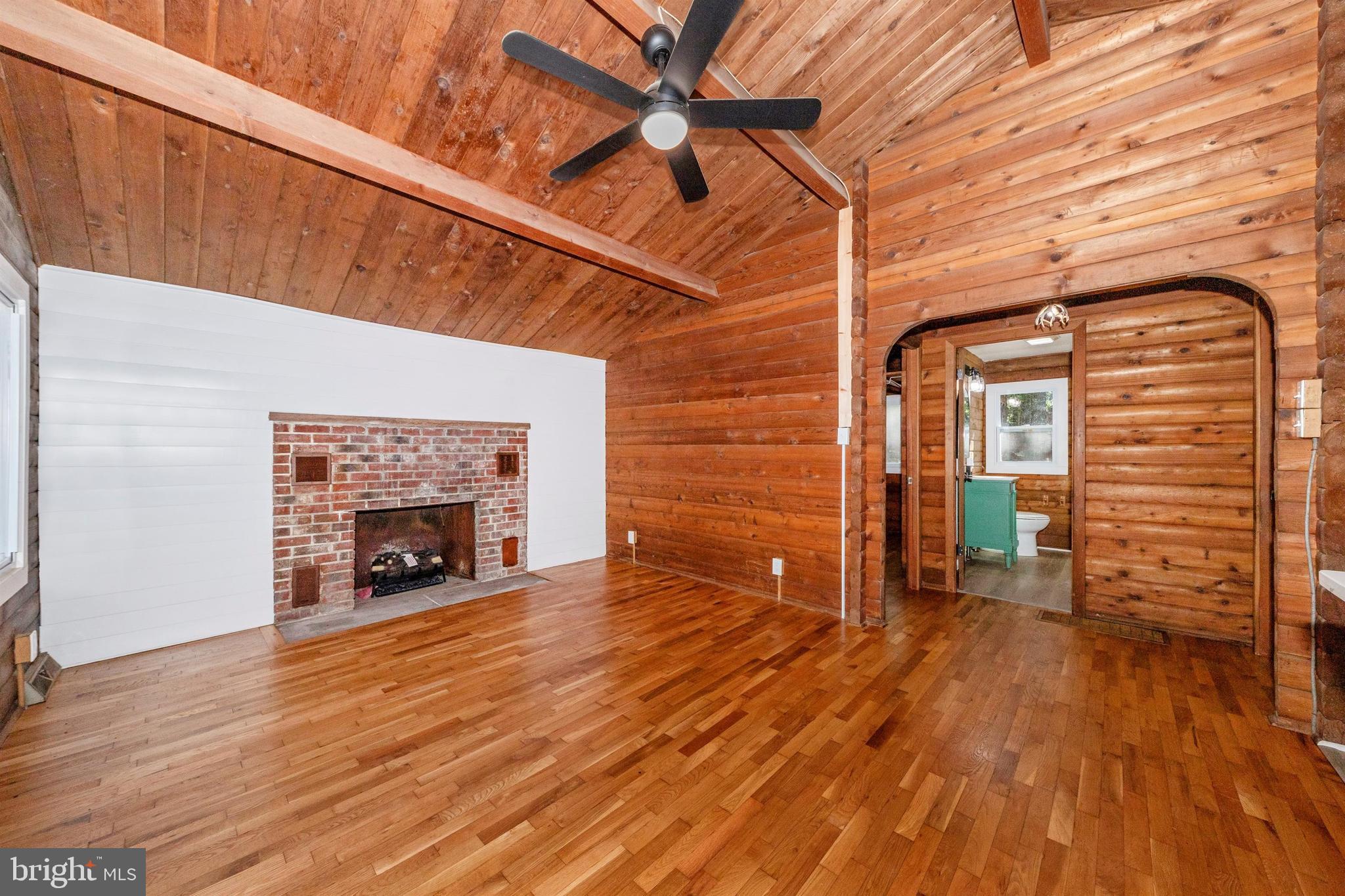 SHANNONDALE - Residential Lease