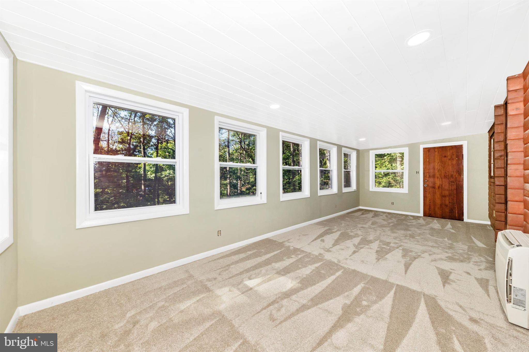 SHANNONDALE - Residential Lease