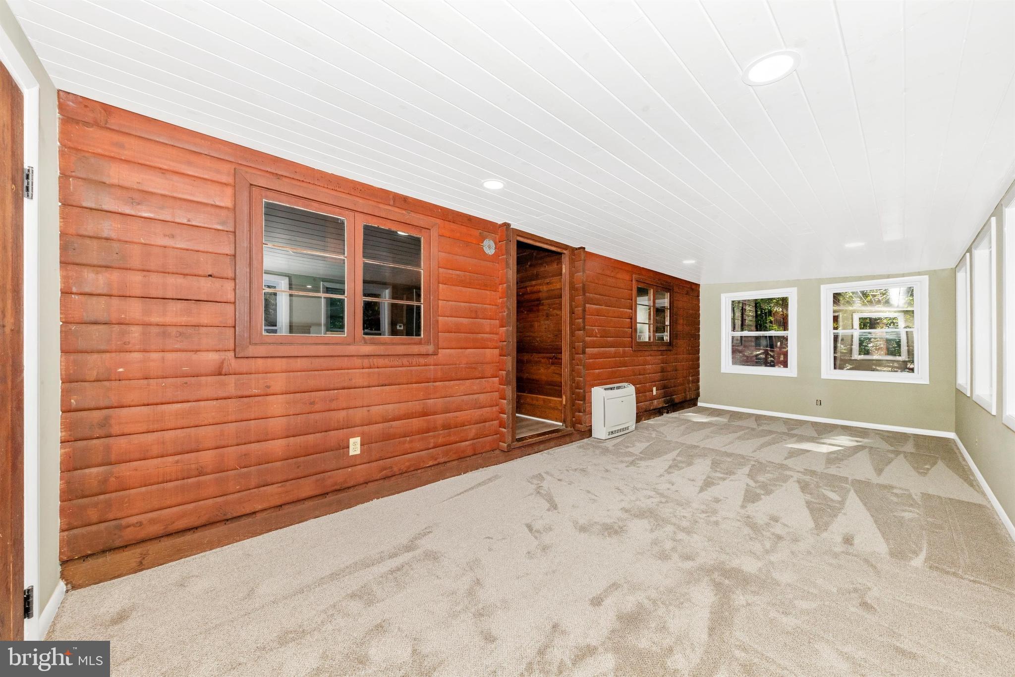 SHANNONDALE - Residential Lease