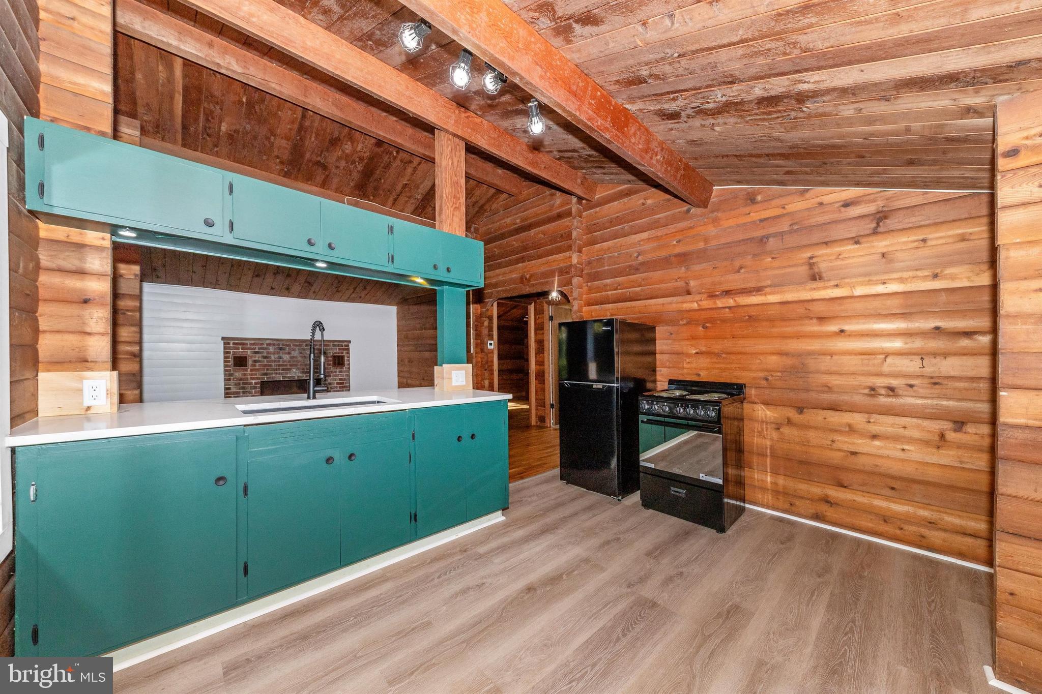 SHANNONDALE - Residential Lease