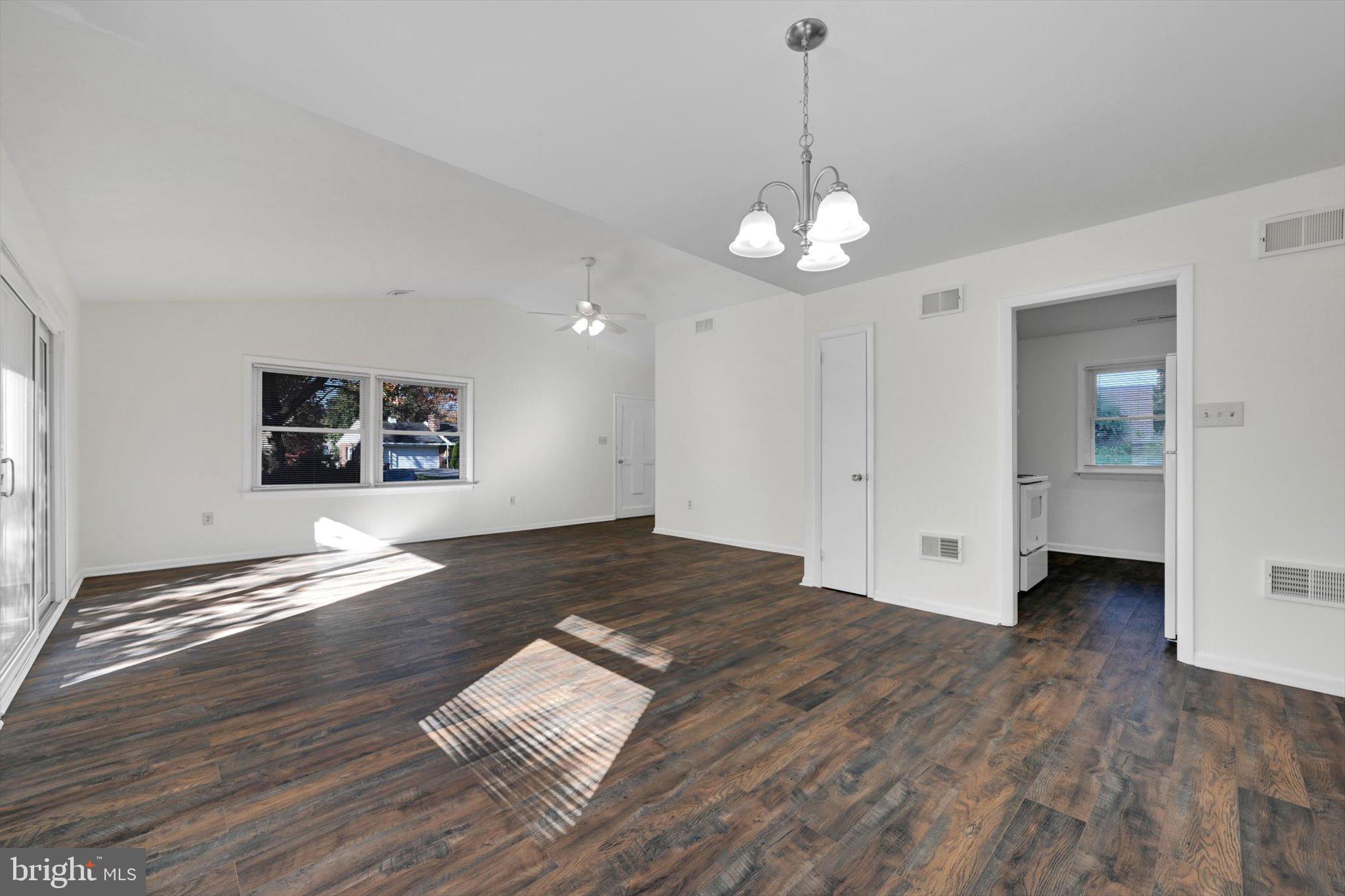 FOREST HILLS - Residential