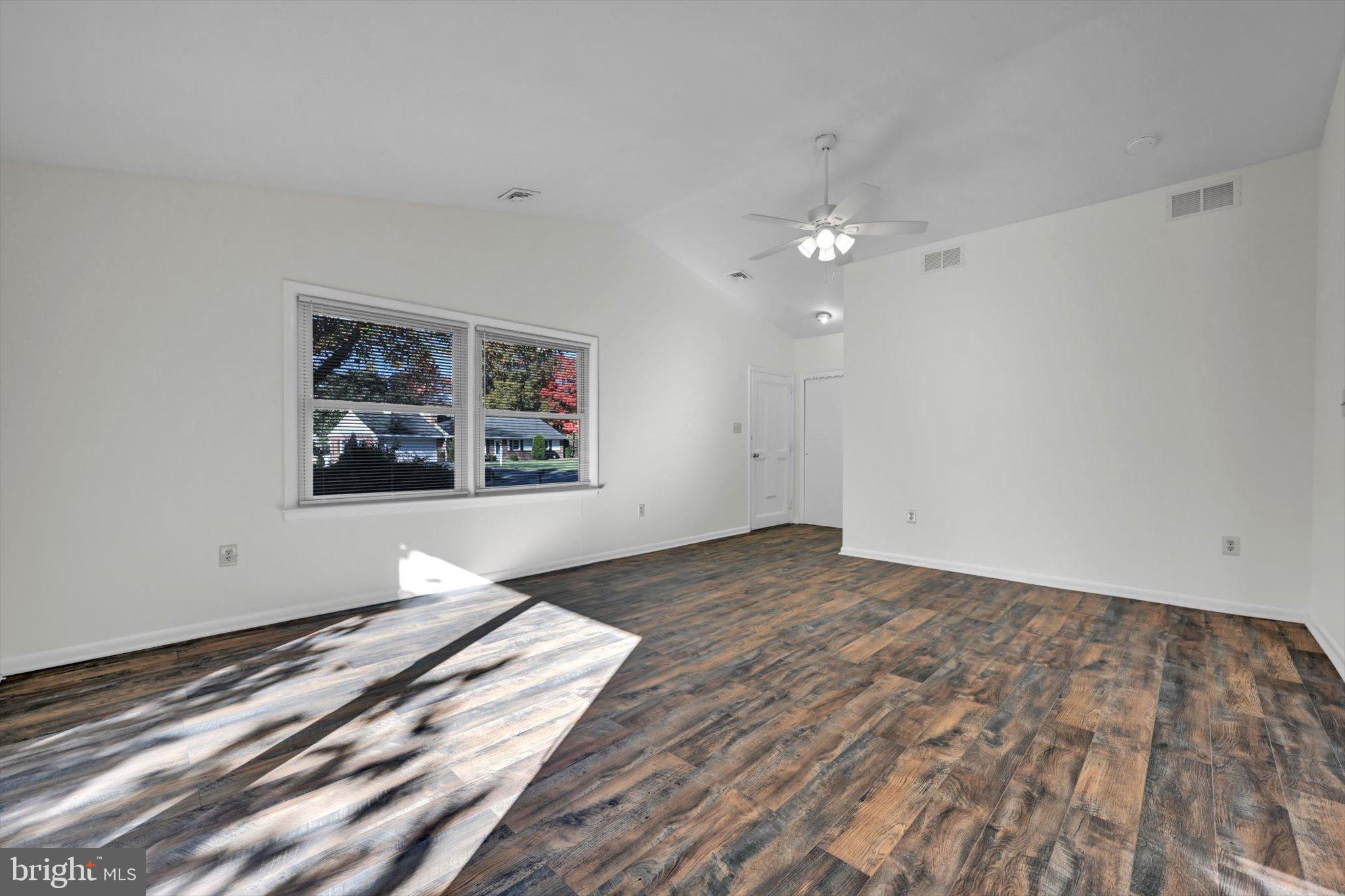 FOREST HILLS - Residential