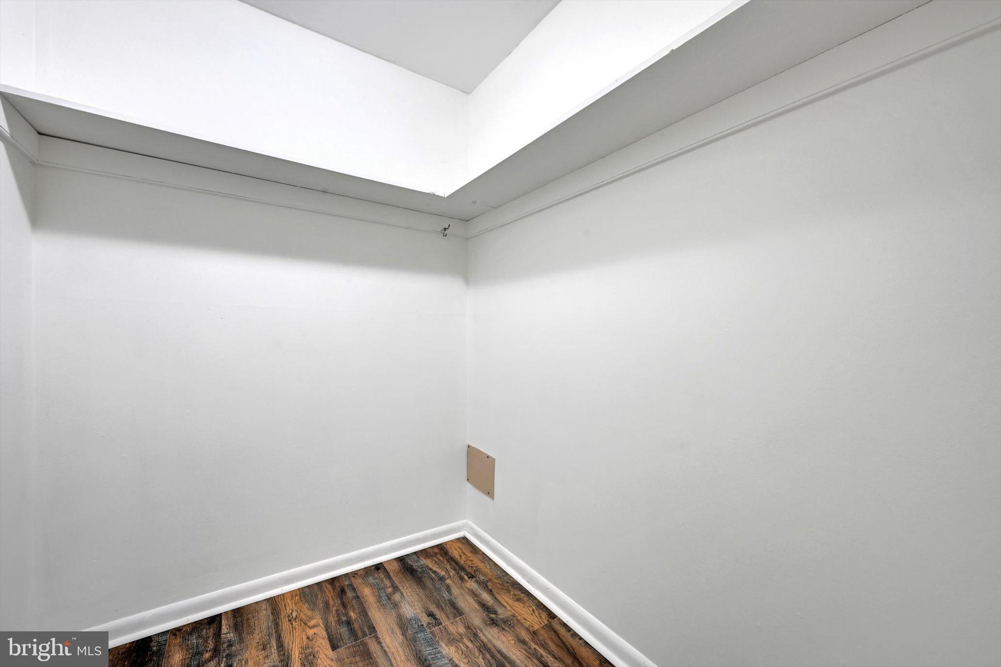 FOREST HILLS - Residential