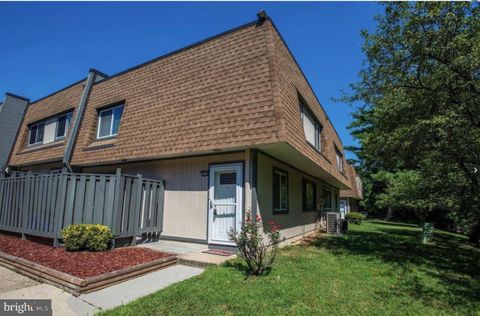 Townhouse For Rent - 7948 Silverada Place #127A<br/> Fairfax County, ALEXANDRIA, VA 22309