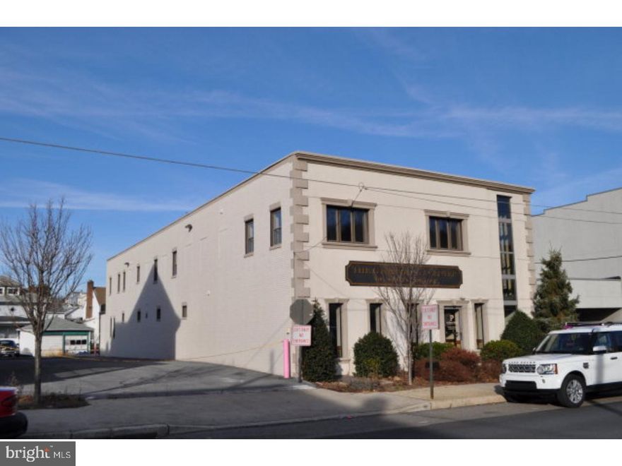 For Sale.  100% Occupied building with Medical Professional Office users on each floor under lease.  Wood floors throughout.  Each floor is currently set up with Separate entrances, Private offices, conference rooms, staff and file rooms.  Elevator access to second floor. The property also has a full basement for storage.  Great visibility on busy Route 209 Market Street Pottsville.  14 car on site parking with additional street parking in the area.     Mailing Address Continued: Pottsville Building Desc: Class A Office Space Gross Manufacturing Sqft: 0 Gross Office Sqft: 6130 Gross Warehouse Sqft: 3000 Municipal Inspection Required: N Sprinkler: None