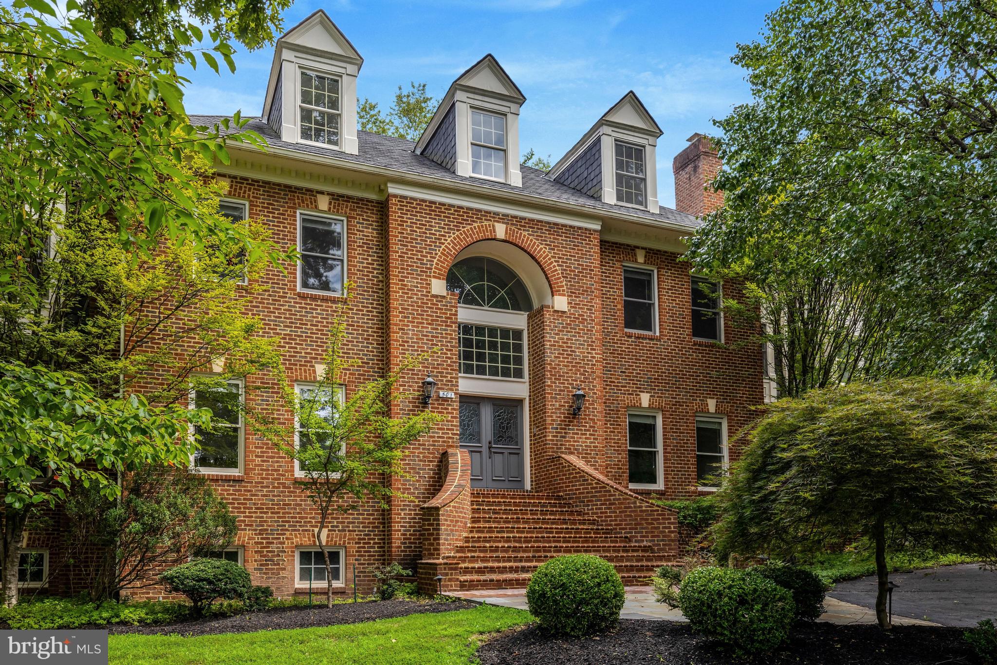 501 SENECA GREEN WAY