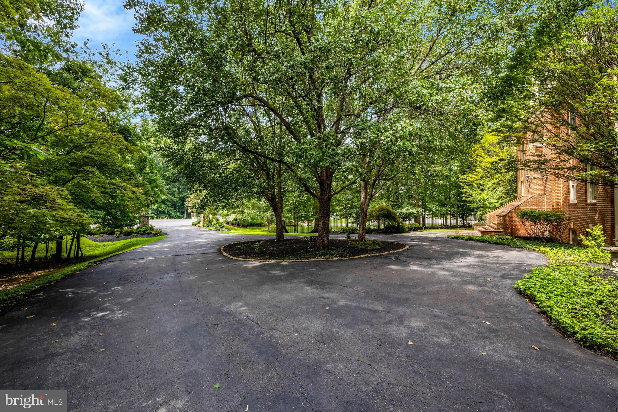 501 SENECA GREEN WAY