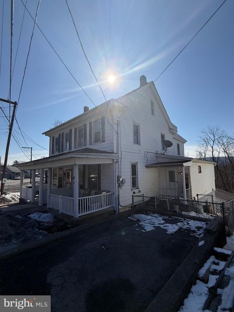 Townhouse For Sale - 201 Broad Street<br/> ASHLAND, PA 17921