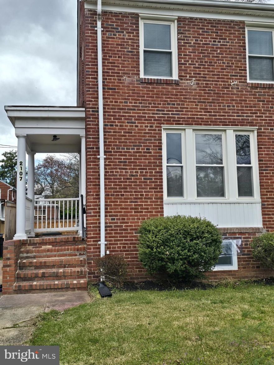 Tastefully renovated 3 bedroom  2 full baths  Duplex located minutes from I 395 and   Shirlington.
Kitchen boasts new stainless steel refrigerator,  new 5 burner gas stove,  new cabinets,  new stainless steel 
sink with new disposal , new stainless steel dishwasher  and quarts countertops.
Bathroom in the upper level and bathroom in the lower level have been newly renovated.
Lower level offers a new large capacity  washer and dryer.
Lower level has a large finished Den with closet.
There is a sizable wooded deck outside the kitchen back door that opens to a level fenced in back yard