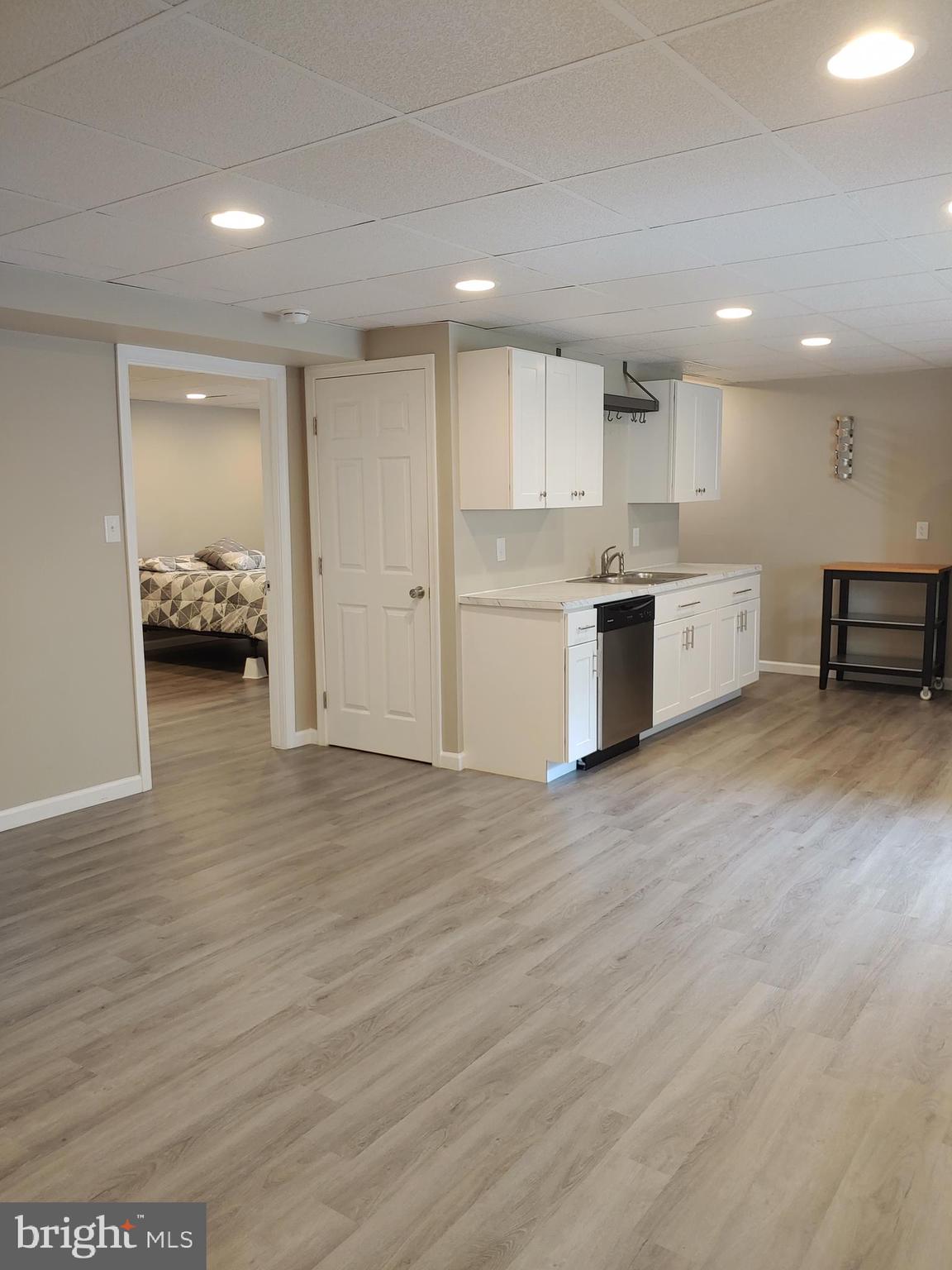 MEADOW LAKE - Residential Lease