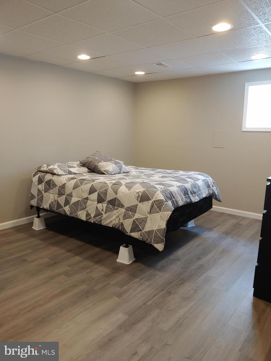 MEADOW LAKE - Residential Lease