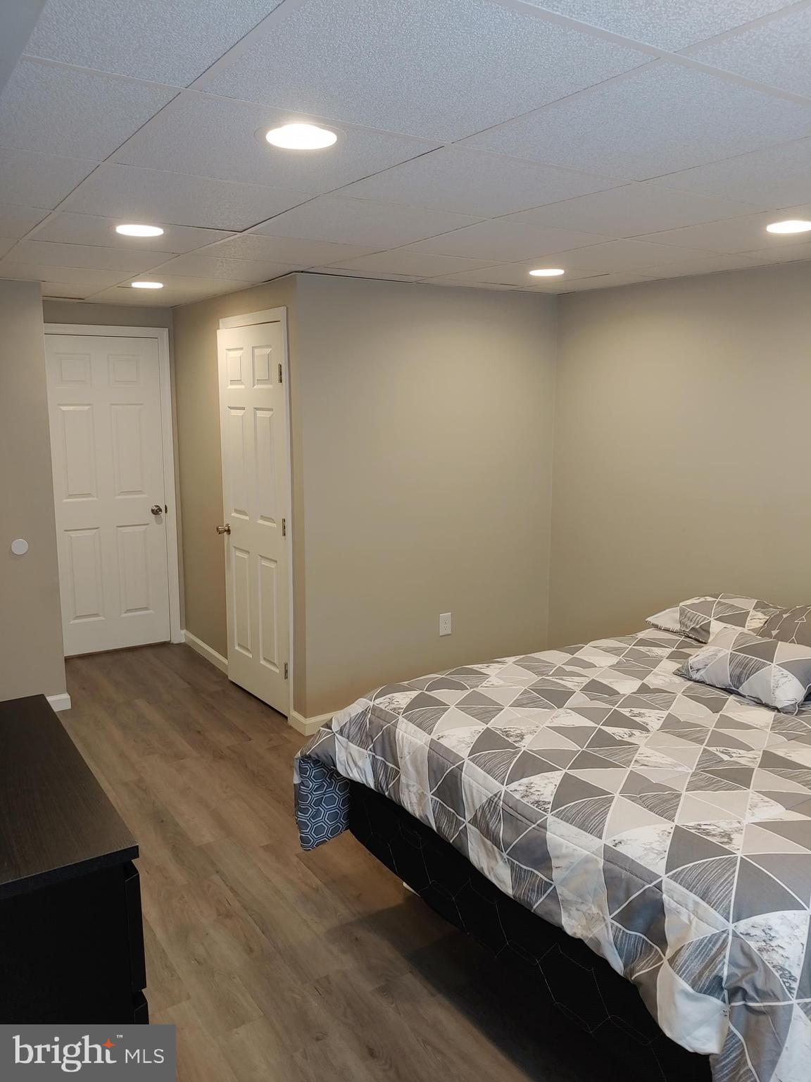 MEADOW LAKE - Residential Lease