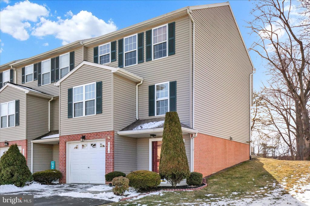 Photo of 2030 Greystone Drive, LEBANON, PA 17042 (MLS # PALN2024462)