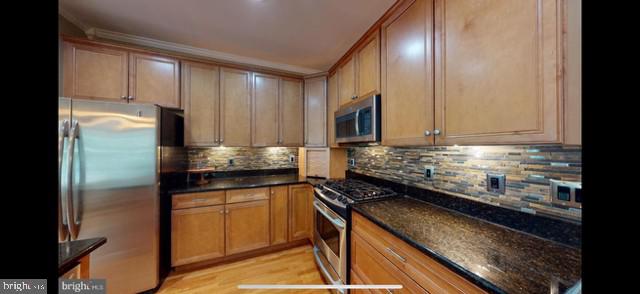 SYCAMORE HOLLOW OF WLDWD - Residential Lease