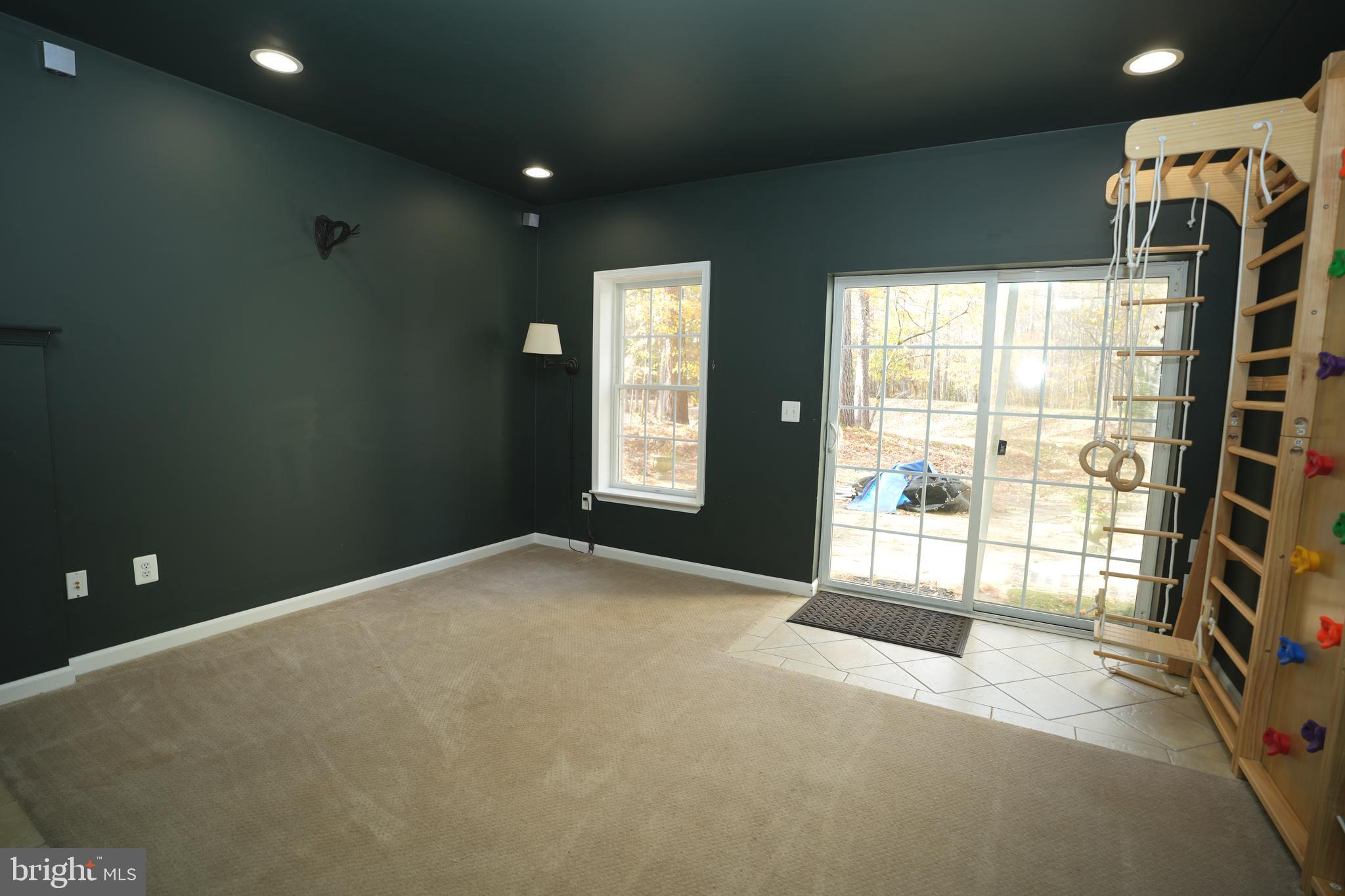 SYCAMORE HOLLOW OF WLDWD - Residential Lease