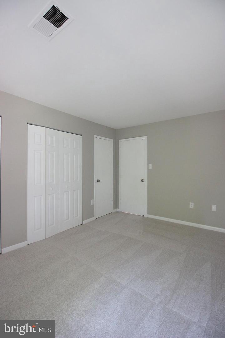 CANTERBURY SQUARE - Residential Lease