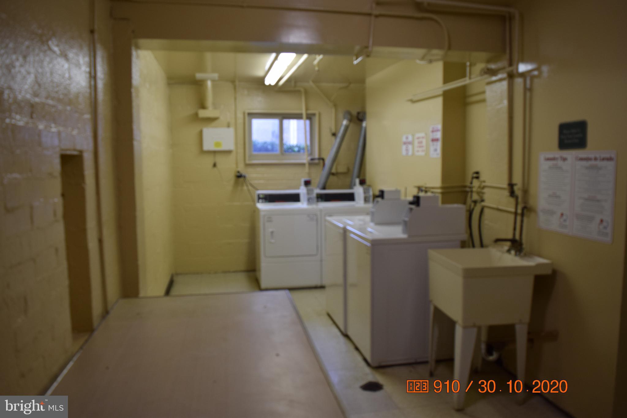 CANTERBURY SQUARE - Residential Lease