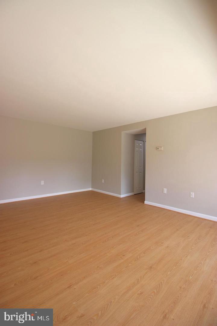 CANTERBURY SQUARE - Residential Lease