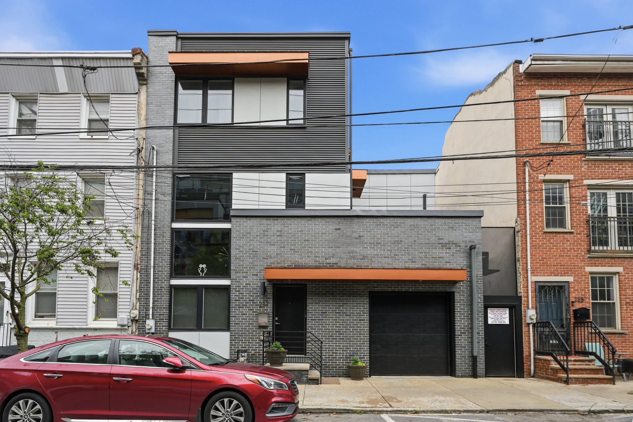 237 W THOMPSON STREET