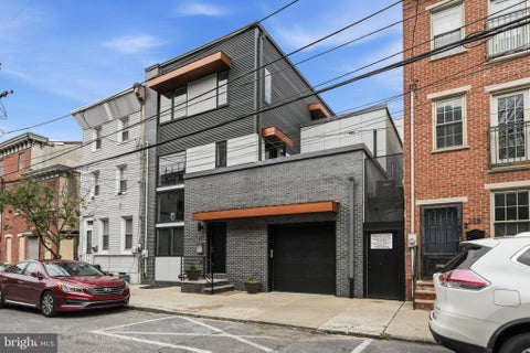 Townhouse For Sale - 237 W Thompson Street<br/> PHILADELPHIA, PA 19122