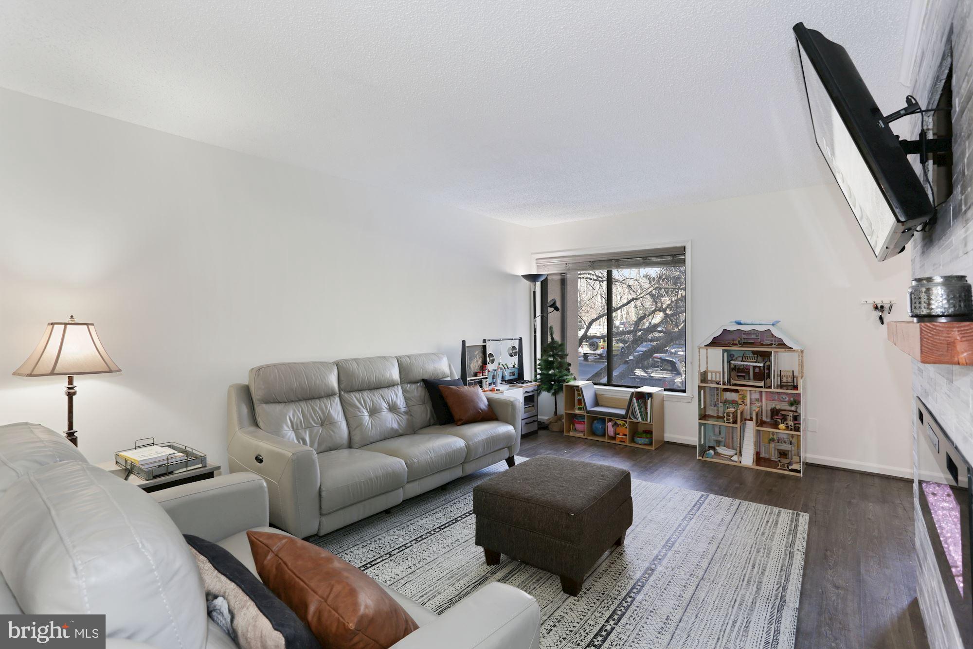 RESTON - Residential Lease