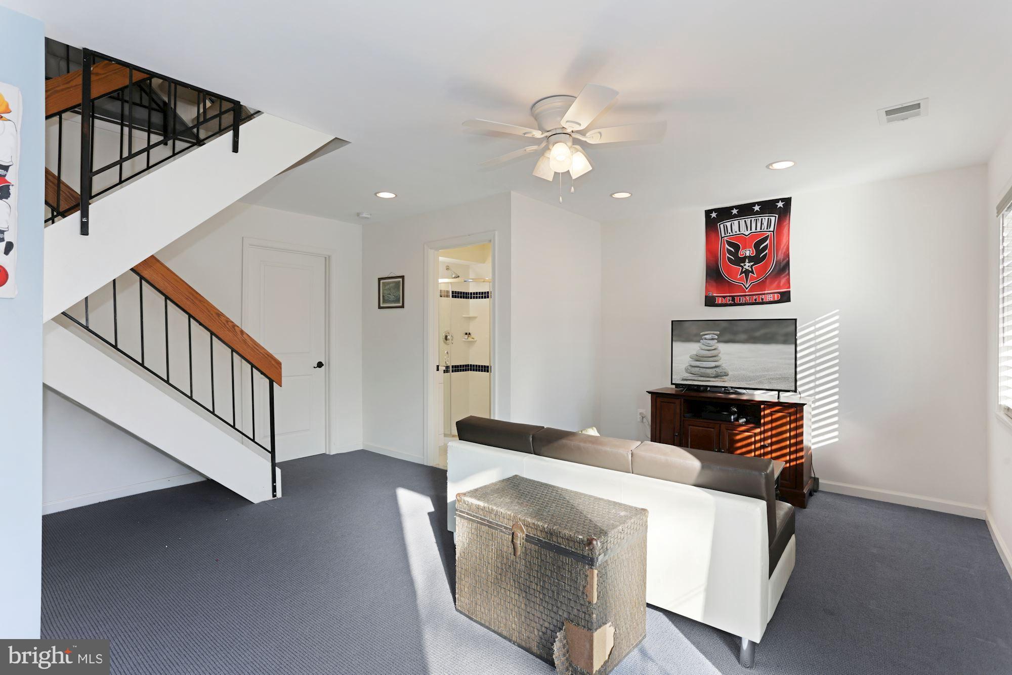 RESTON - Residential Lease