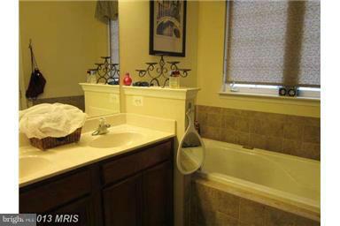 THE TOWNES AT VILLAGE PLACE - Residential Lease