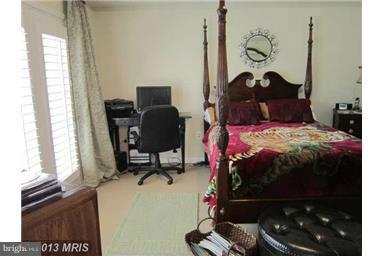 THE TOWNES AT VILLAGE PLACE - Residential Lease