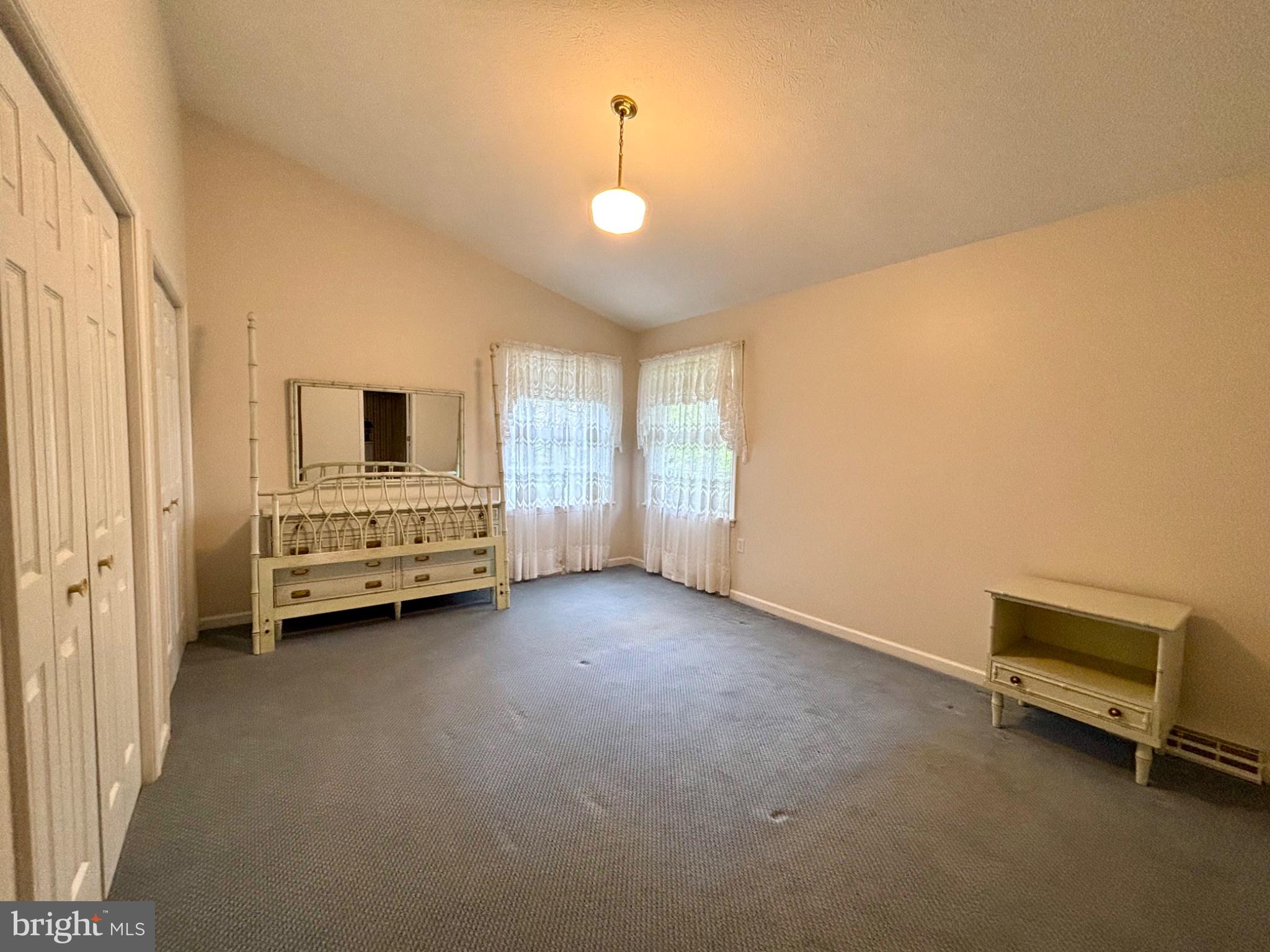 ECKHART MINES - Residential