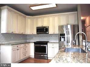 339 FIELDSTONE DRIVE