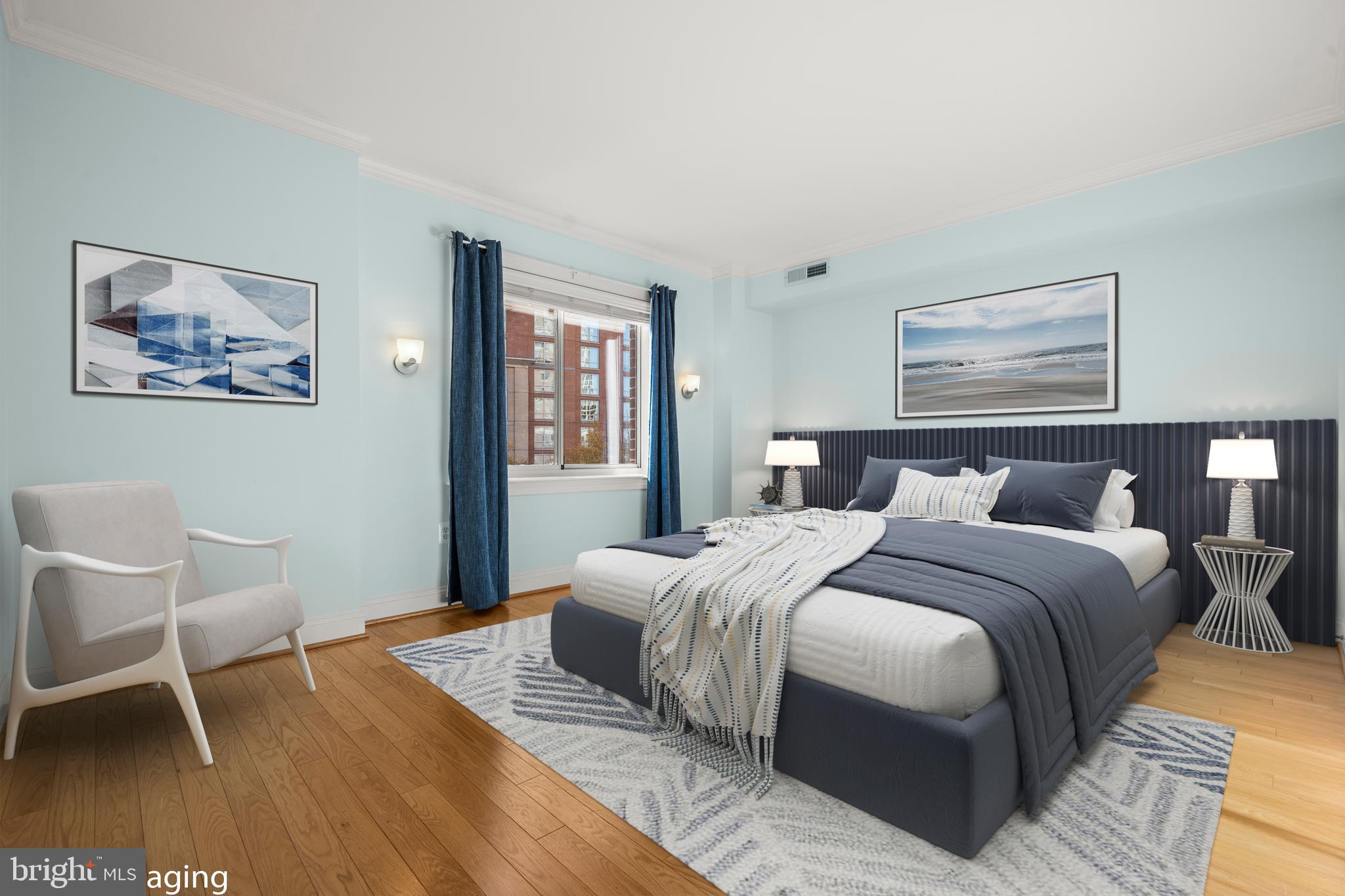 CARLYLE TOWERS - Residential