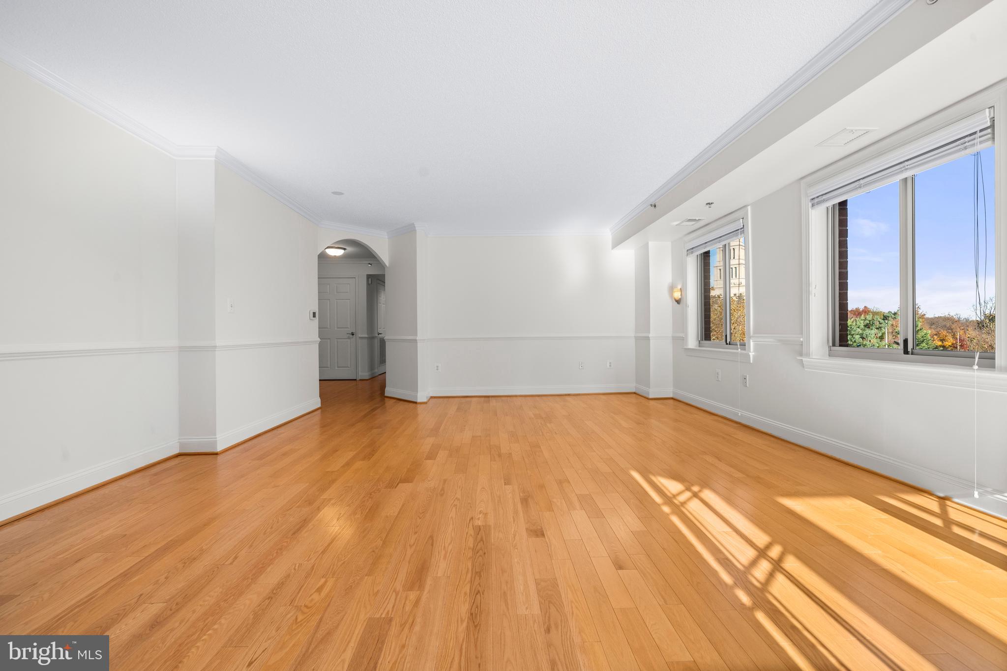 CARLYLE TOWERS - Residential