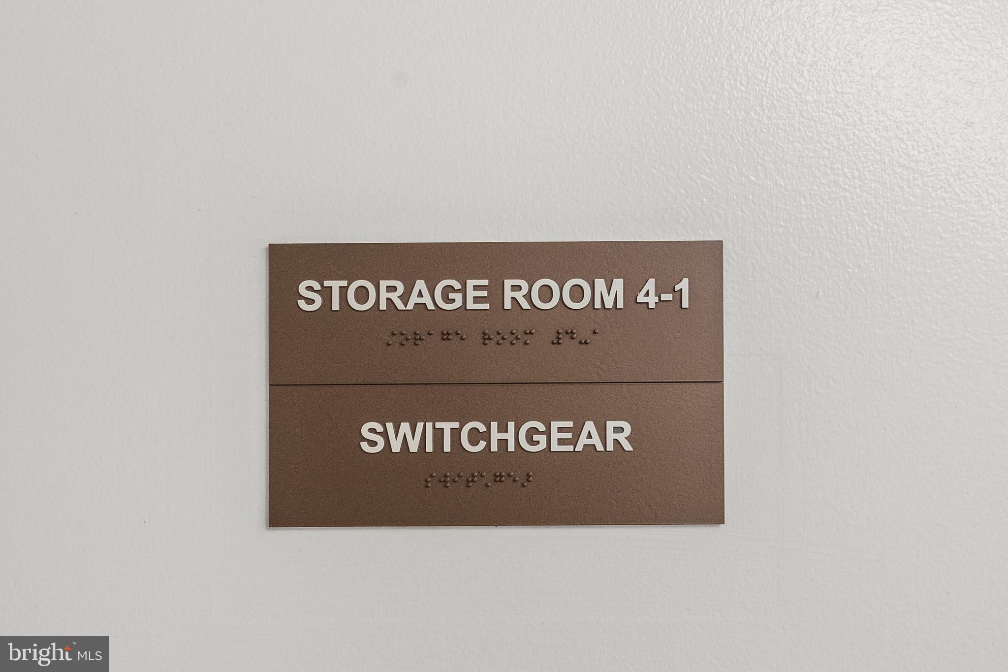 CARLYLE TOWERS - Residential