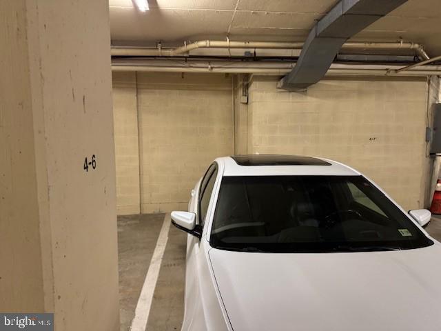 CARLYLE TOWERS - Residential