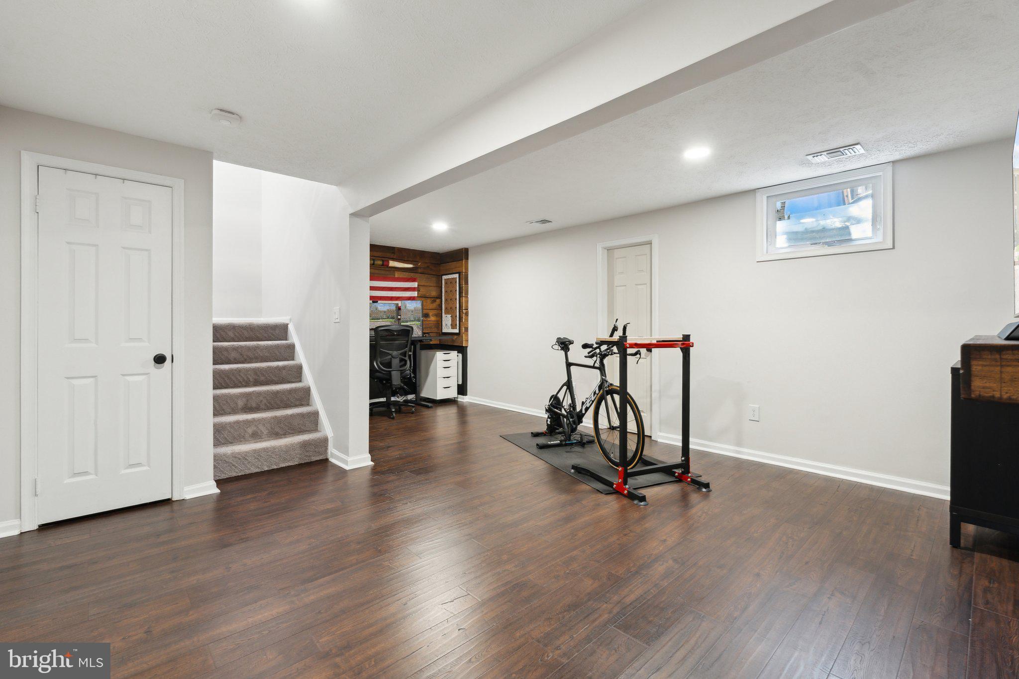 ADAMS WALK - Residential