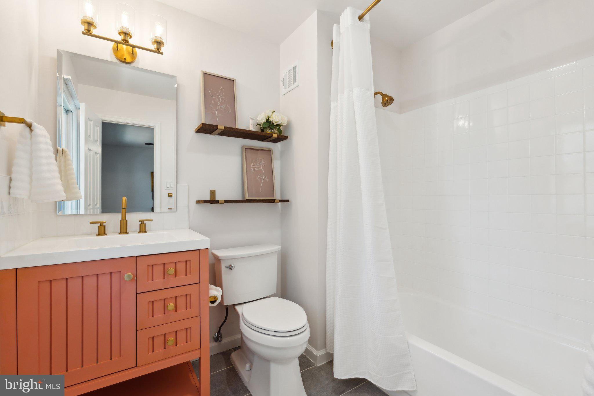 ADAMS WALK - Residential