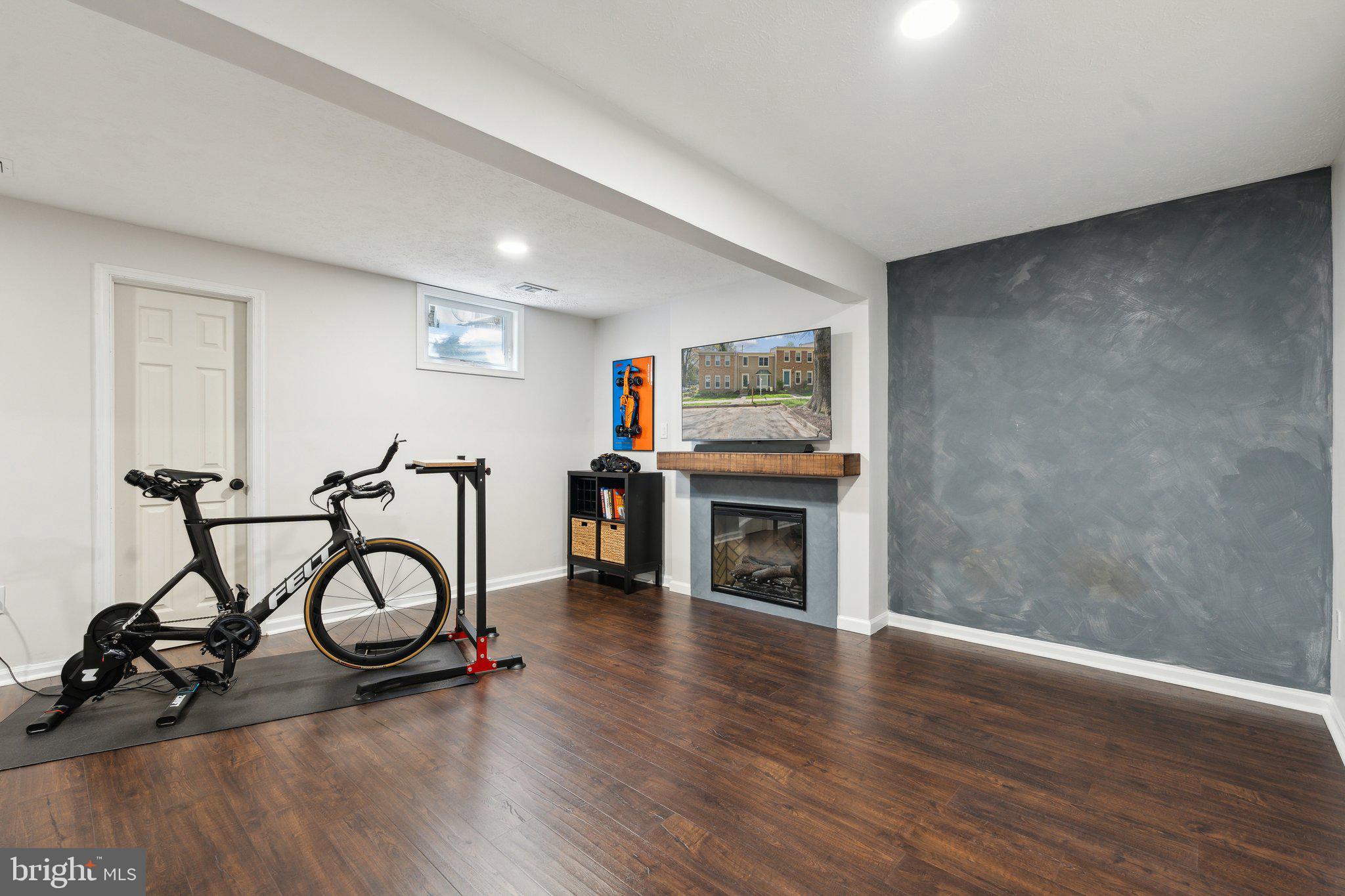 ADAMS WALK - Residential