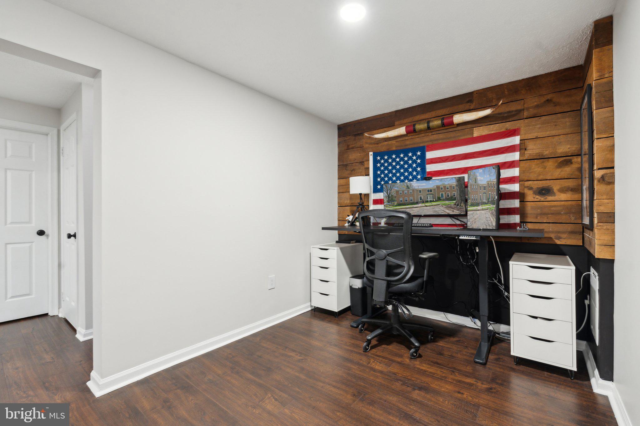 ADAMS WALK - Residential