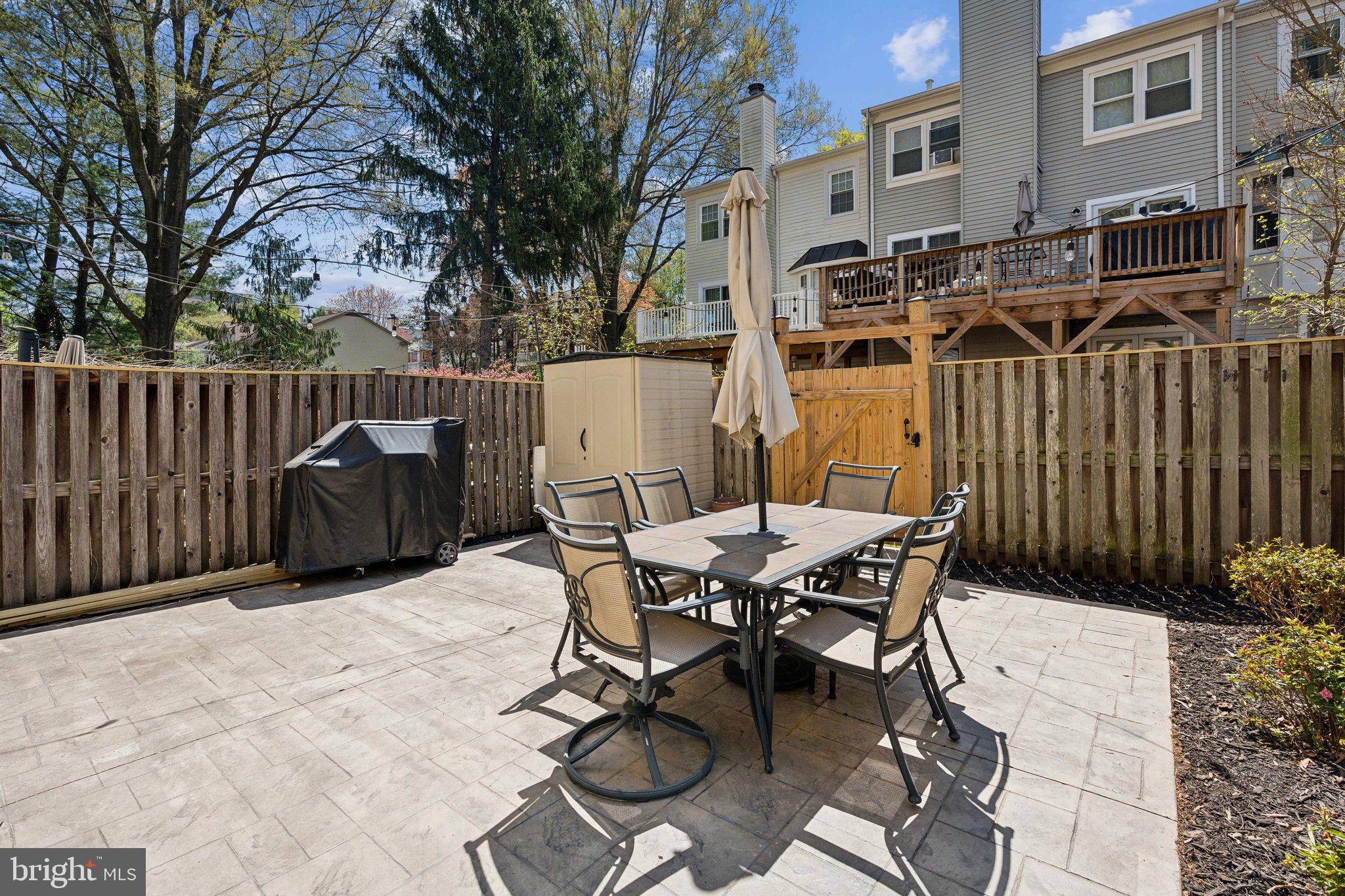 ADAMS WALK - Residential