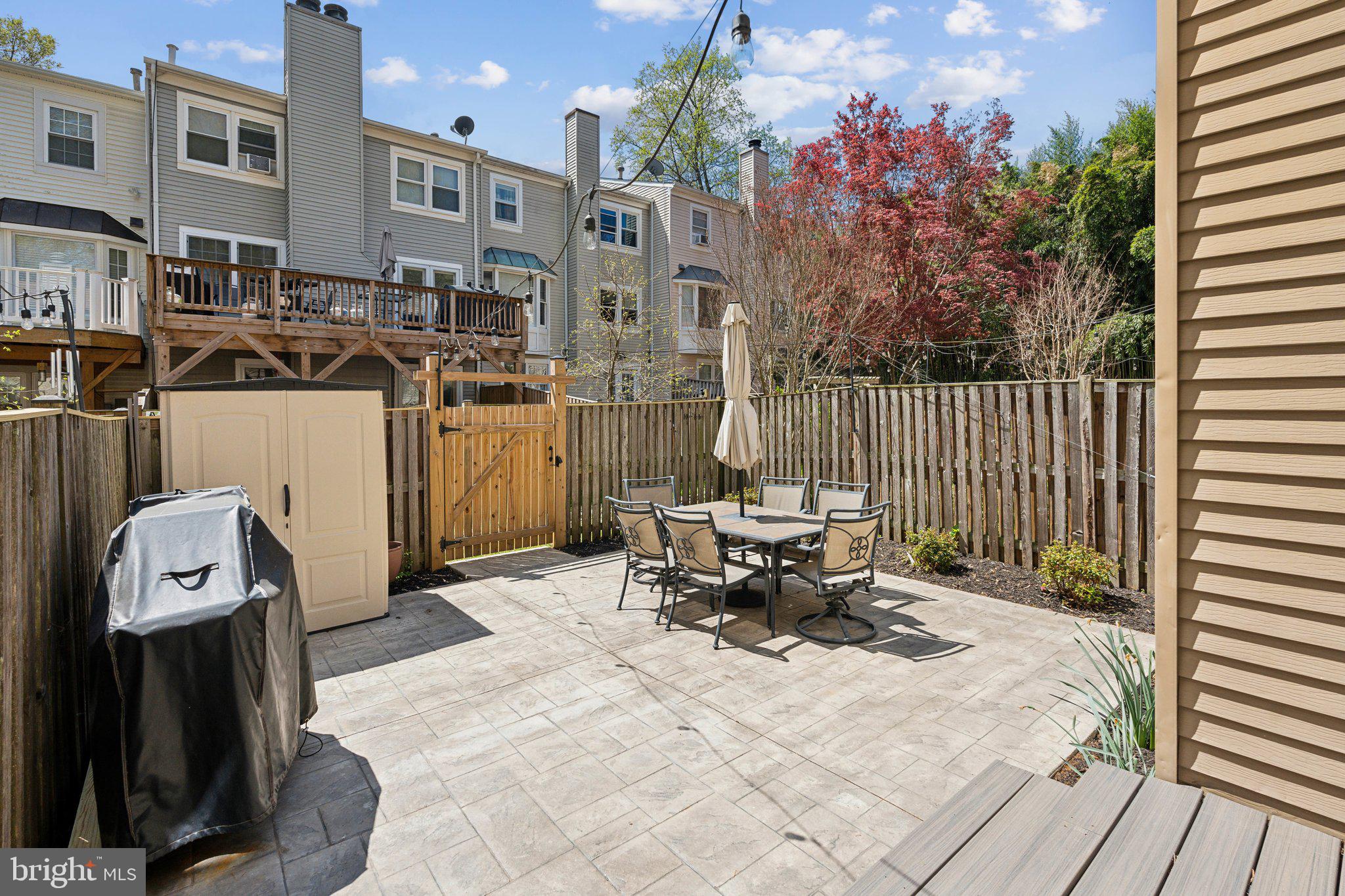 ADAMS WALK - Residential