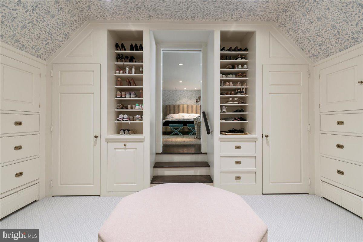 SCHOOL LANE HILLS - Residential