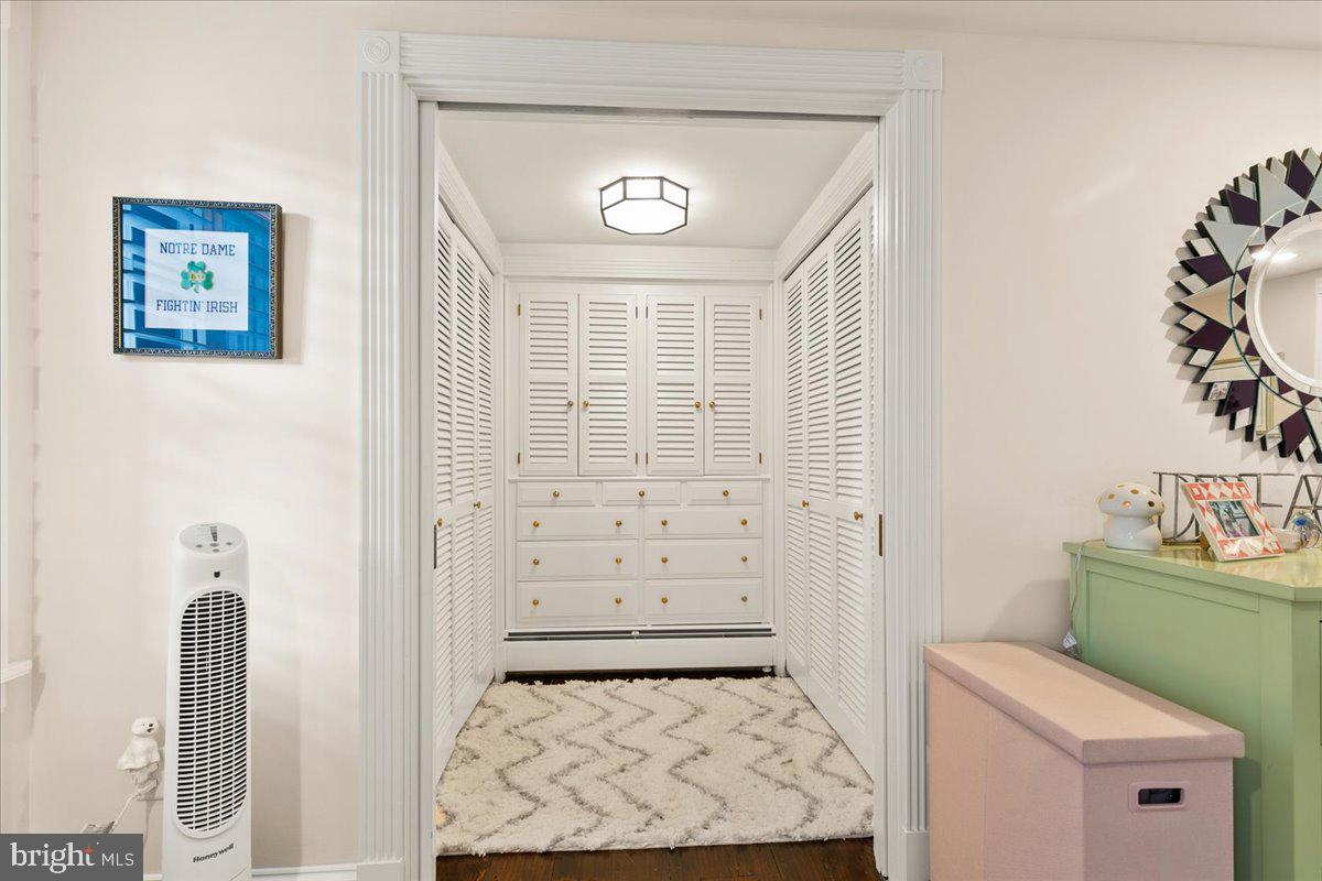 SCHOOL LANE HILLS - Residential