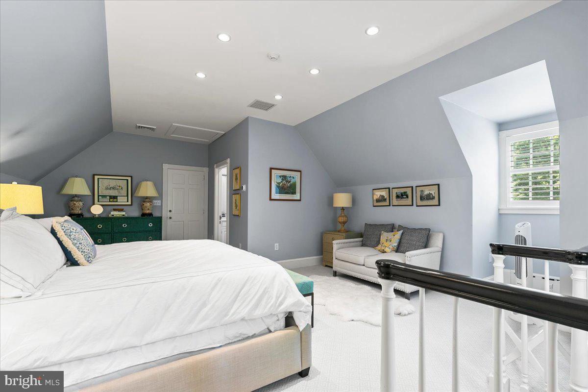 SCHOOL LANE HILLS - Residential